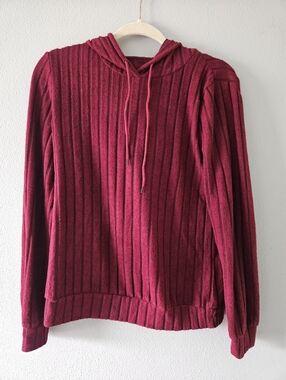 $5 WHEN BUNDLED 🍇 NWOT Ribbed Hoodie in Burgundy Wine